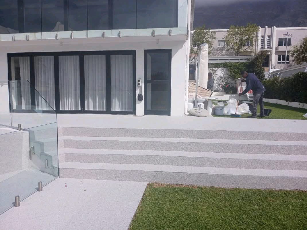 Quartz carpet applied to large outdoor steps